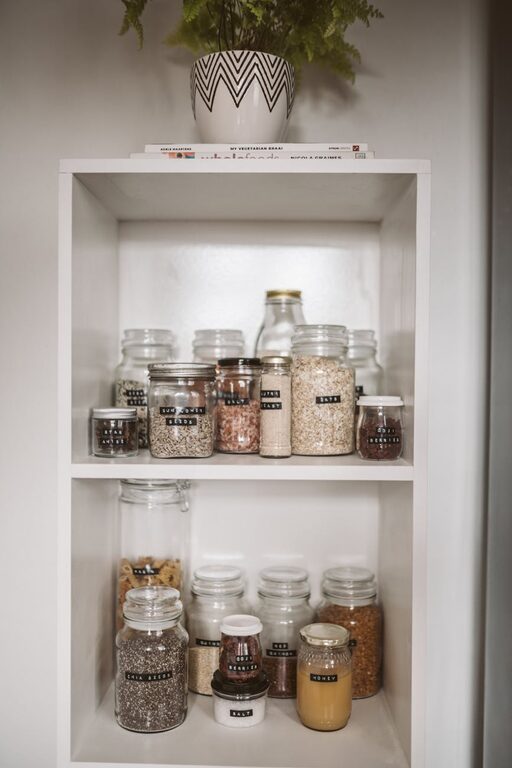 How to Keep a Tidy Fridge and Pantry: Simple Tips for Organized Storage